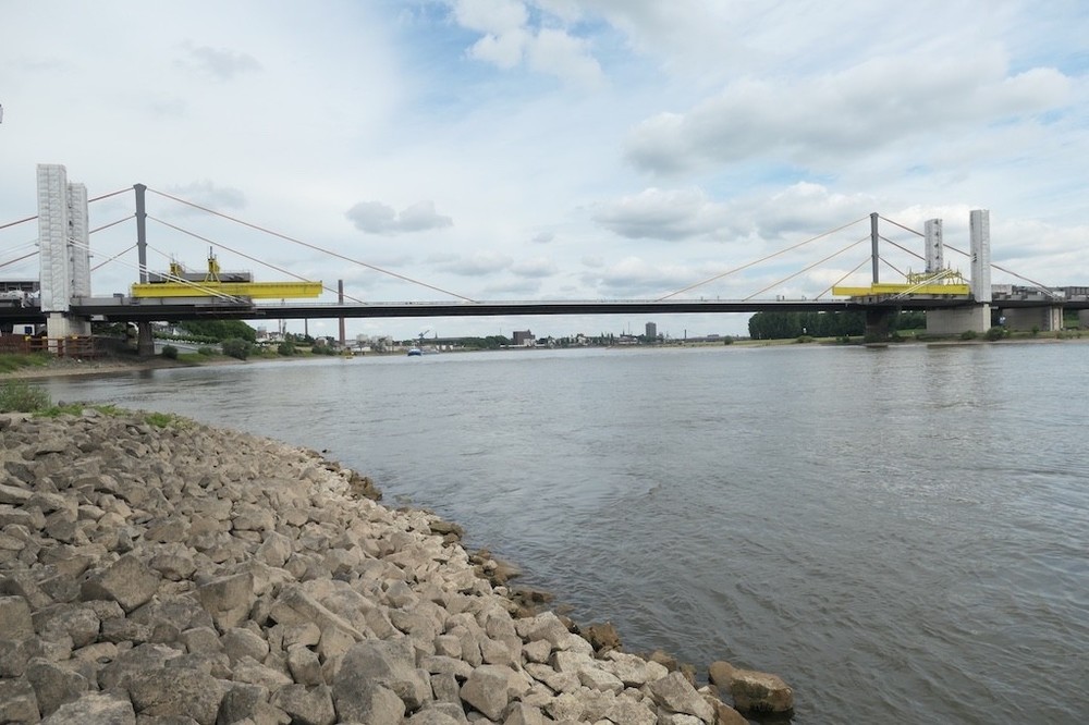 2022.06.26 - Brücke A40 (1).jpg