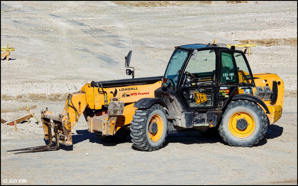 JCB_535-140_HiViz.thumb.jpg.dfcc34f8d31dc67de7342d1f1df20f09.jpg