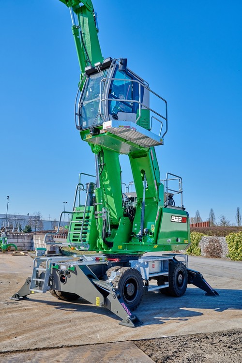 SENNEBOGEN_822_G_Particularly_Gentle_Cab_Elevation_G280.jpg