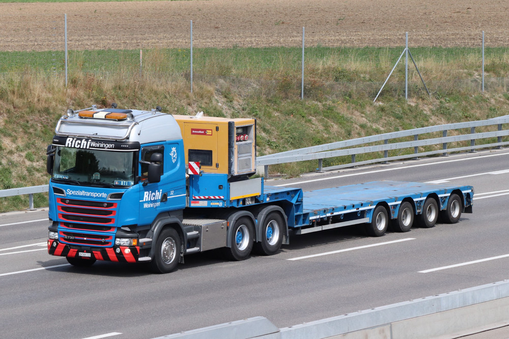 172026203_32ScaniaR13730Szm6x4Tieflader.thumb.JPG.0f003c629f2e5b83df5f44c55a49ed33.JPG