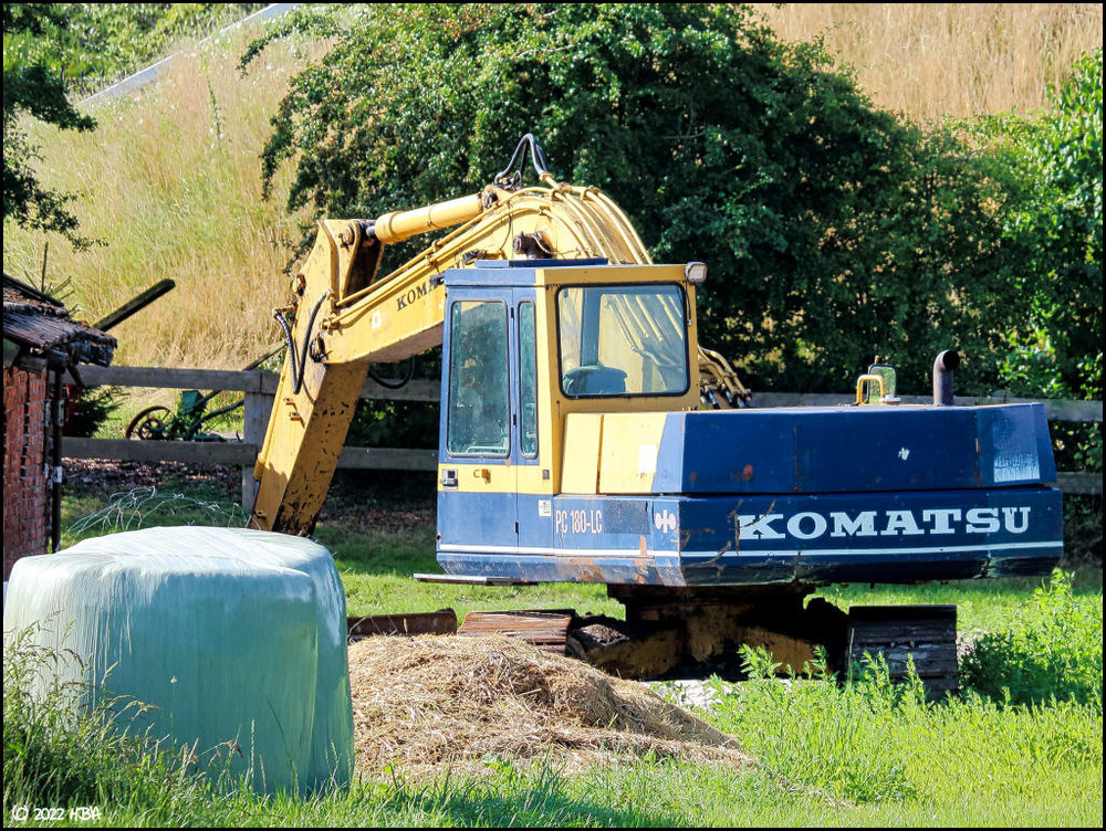 Komatsu_PC180-LC1.thumb.jpg.de492e3fc16a8b74cea273b6d46ef0f9.jpg