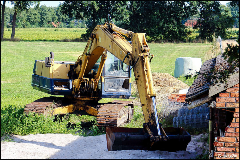 Komatsu_PC180-LC2.thumb.jpg.68ec700323ffdaea566947f8c87faa1e.jpg