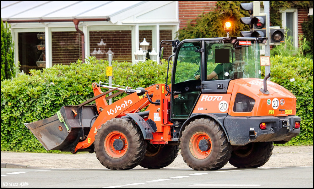 Kubota_R070_MSRS.thumb.jpg.8490838c4cd481603869f6fe2d01c27d.jpg