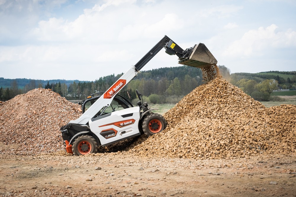 TL25.60 Super Compact Construction Telehandler_action (8).jpg