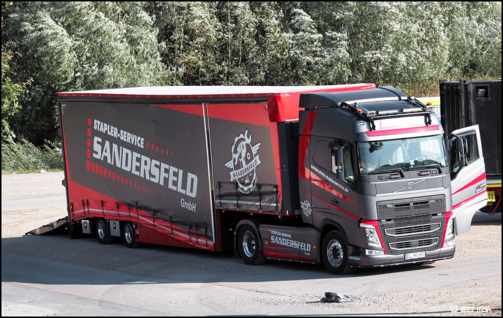 Volvo_FH_Sandersfeld.thumb.jpg.5e7784e8a147ff3c1d142e92719cdd8f.jpg