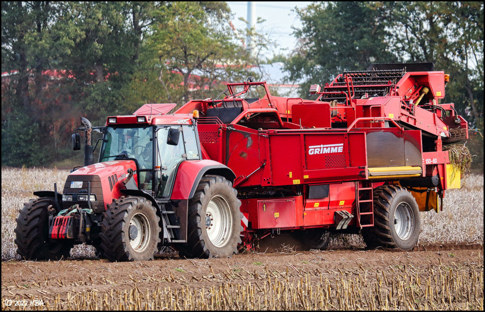 232848400_Case_IH_CVX130Kartoffelroder_Grimme_SE150-60.thumb.jpg.2da3052ffafd81815c3a7896ade015f3.jpg