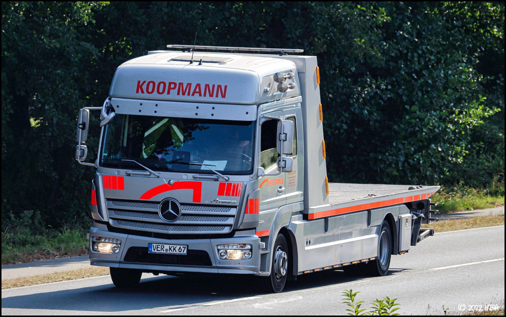 Mercedes_Atego_1224_Abschlepper.thumb.jpg.c9a3e4e12b8c01513c30506e8875e392.jpg