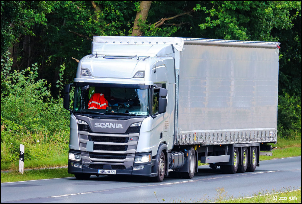 Scania_R450_Silber.thumb.jpg.d5c097070f9ef8aff18ed2ce11a1b753.jpg