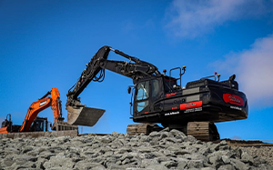 Mehr Informationen zu "Doosan DX255NLC Bagger"