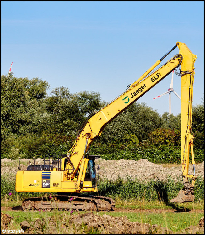 862091325_Komatsu_PC240NLC-10_Longreach_Jger.thumb.jpg.7bba22eacd8d112d05c3c0cb976901f0.jpg