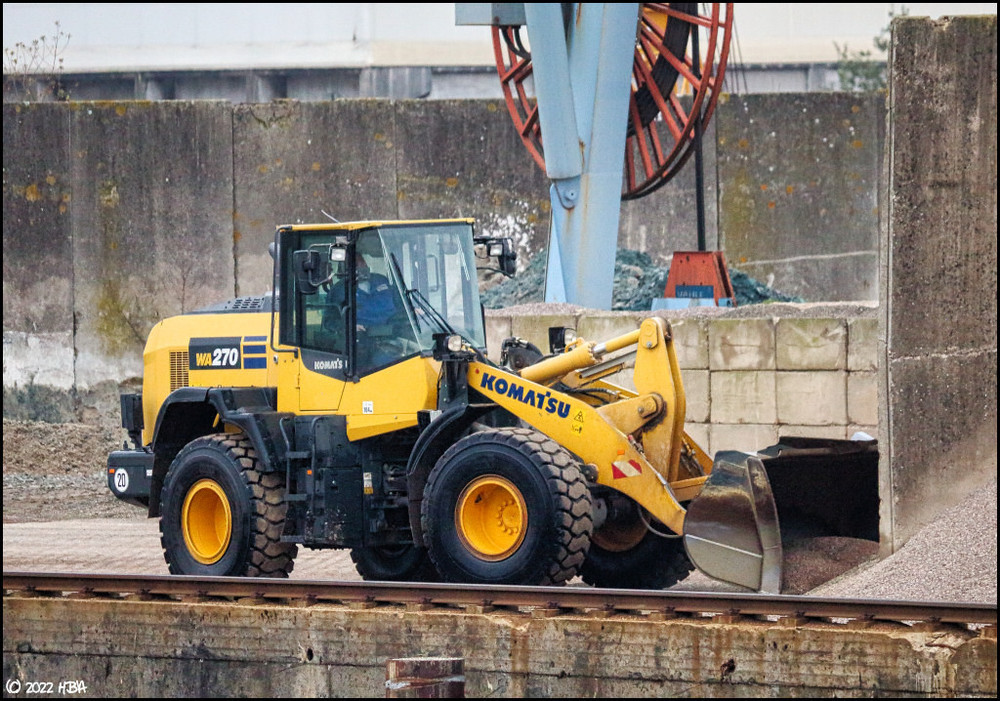 Komatsu_WA270_Betonwerk.thumb.jpg.4b0c45167c46df11b0c7e40616c349d3.jpg