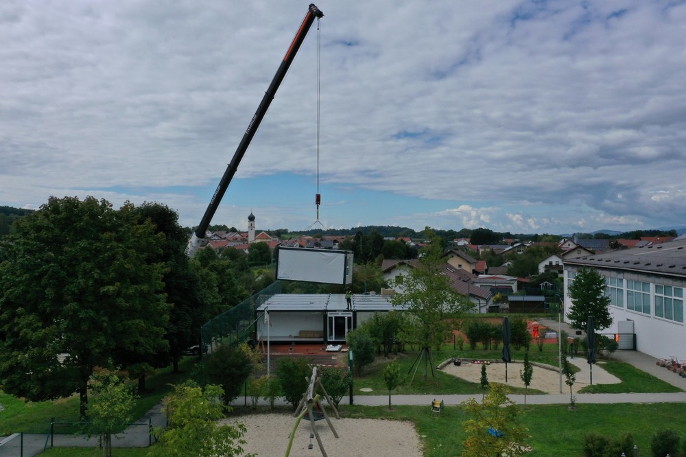 Container-Kindergarten Aufbau.jpg