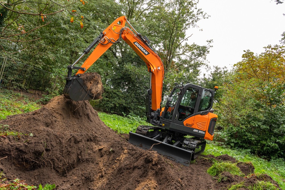 Doosan_DX85-7_application-©PhotoHILDERSON__D603741_20220928.jpg