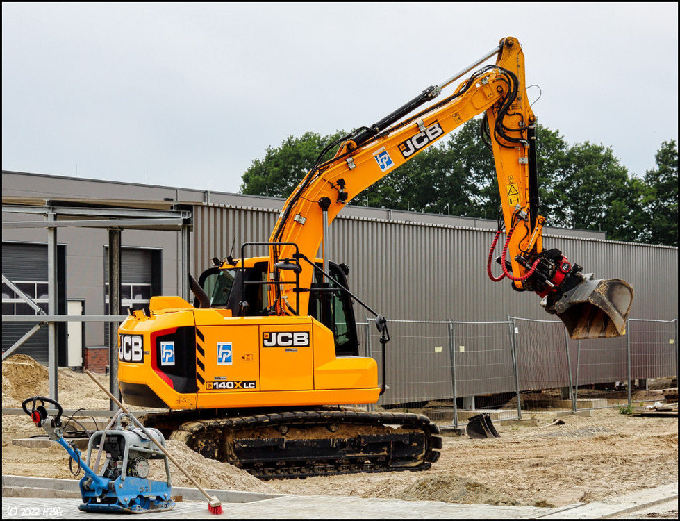 JCB_140X_LC_Pape.thumb.jpg.c9837d20df8a11b974ed1c1485fb6871.jpg