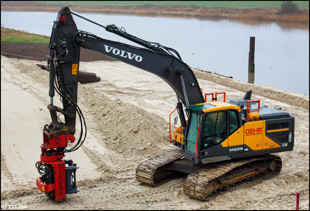 Volvo_EC250E_NL_Oehm.thumb.jpg.90b6e78da0311e7bf3b4ae23e47121d6.jpg