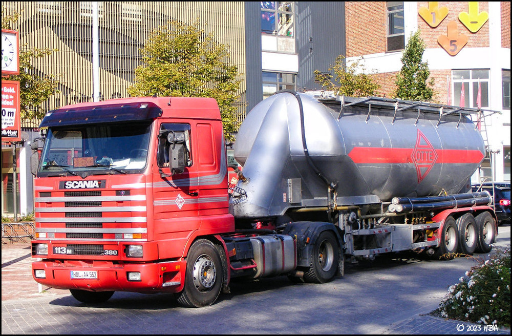 2011_Scania_113M_380_Silo.thumb.jpg.b12b5b4b27c945cc989d0edf784c69ca.jpg