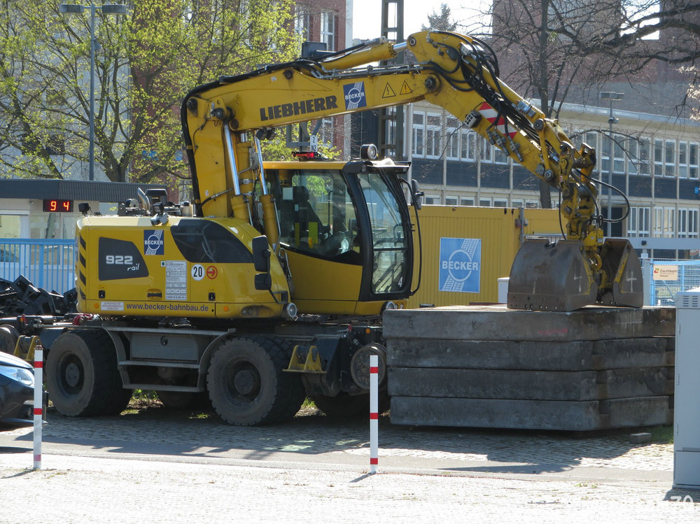 Liebherr2.thumb.jpg.280734523e0882cbadda12150c1b0cc9.jpg