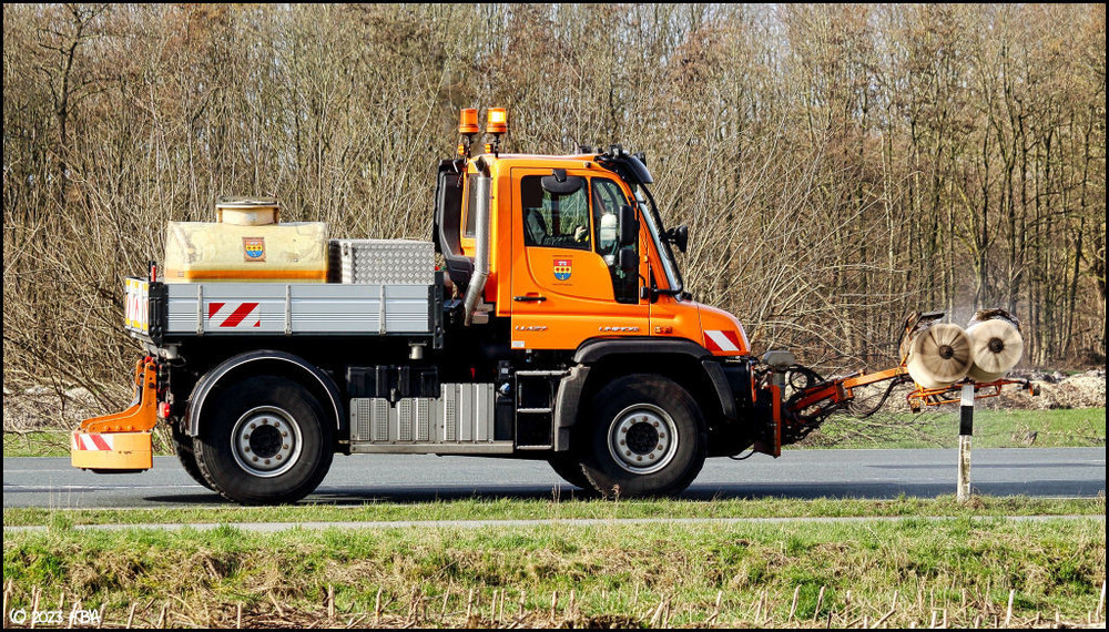 Unimog_U427Leitpfostenwasch_LK_EL.thumb.jpg.03f26f9ca38dca914b76533a0b4ffbe8.jpg