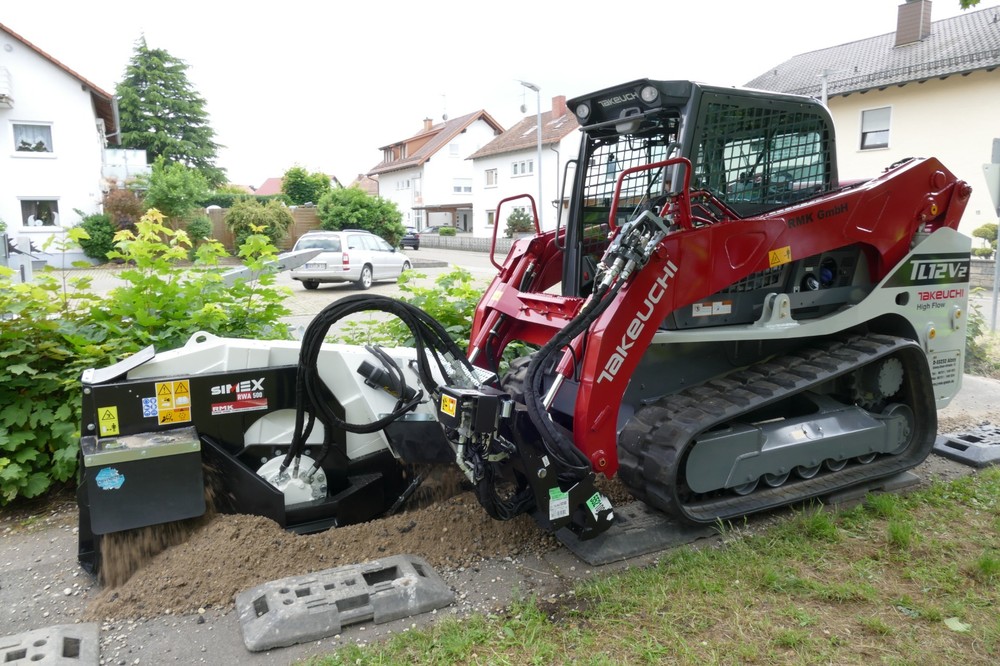 Takeuchi TL12-V2.JPG