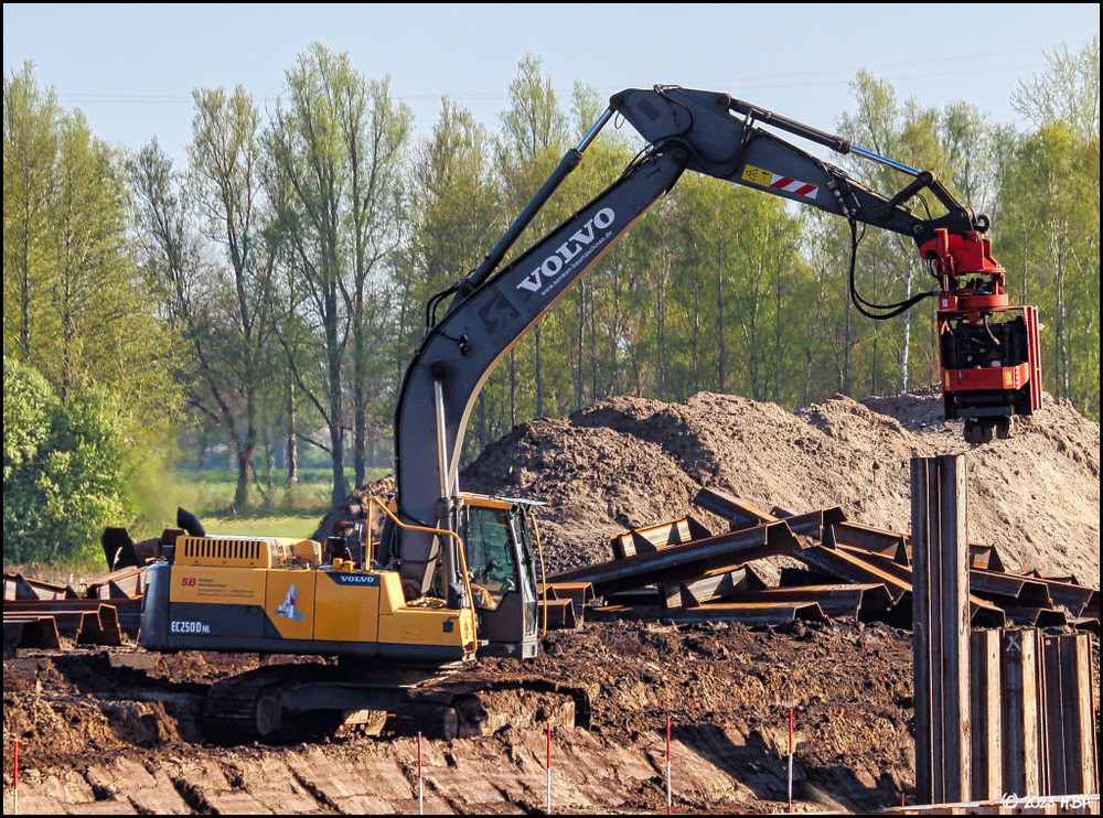 Volvo_EC250D_NLMovax-Ramme_Semken.thumb.jpg.deffdaf5856aabe9c7546b764275a04b.jpg