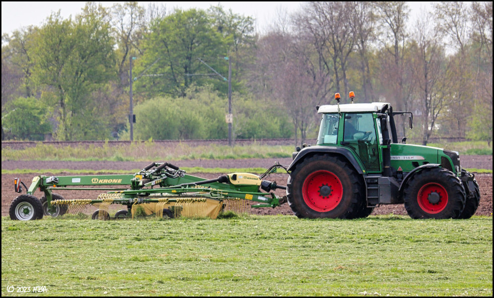 Fendt718_VarioHeuwender.thumb.jpg.53e7226d4881d7c8fda8669018351752.jpg