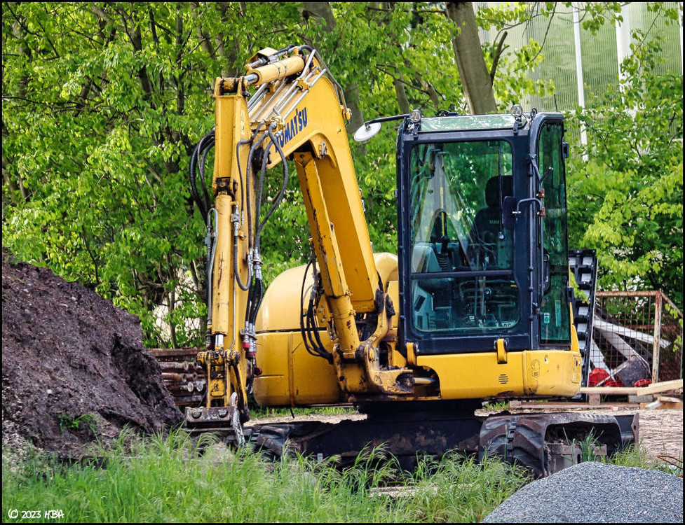 Komatsu_Midibagger.thumb.jpg.1fac4d4dc9620be2548b5cea1dca2ddc.jpg