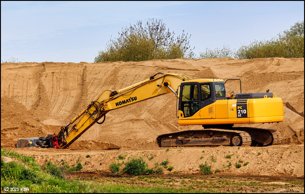 Komatsu_PC210LC-7_Ostfriesland.thumb.jpg.466757ccaa9f1680d9fbe2ad332be716.jpg