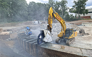 Mehr Informationen zu "Bagger und Schneidrad DMW 220"