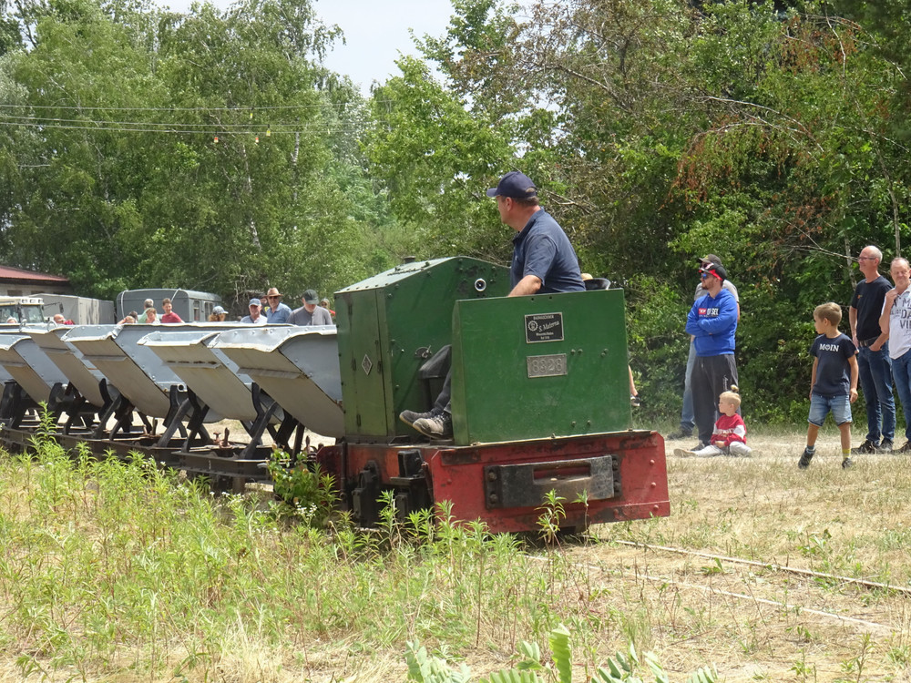 feldbahn.jpg