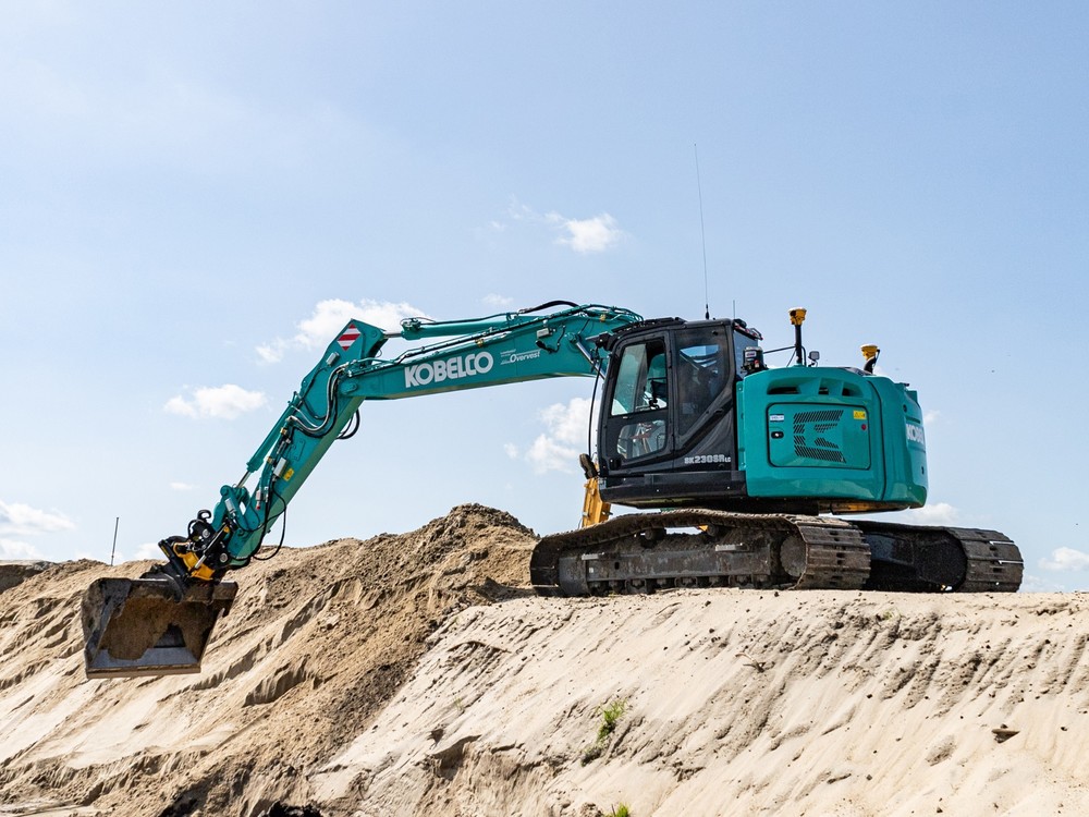 Kobelco_SK230-270SR-7 1.jpg