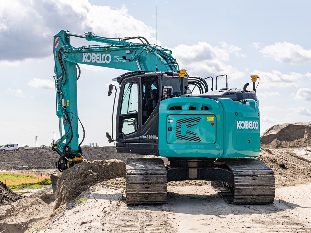 Kobelco_SK230-270SR-7 3.jpg