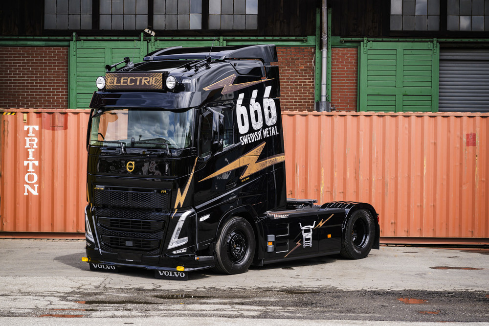 volvo-trucks-swedish-metal-edition-2023.jpg