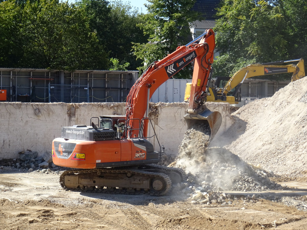 zaxis 300.jpg