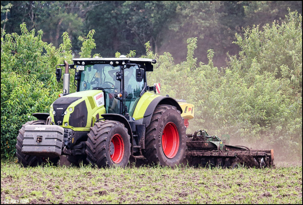 Claas_Axion830.thumb.jpg.2b7afa377ce9a670347d10f19543db2e.jpg