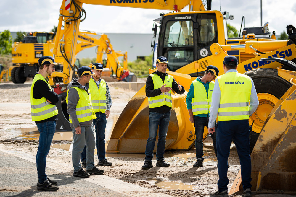 Foto 1 Komatsu_Driving_Academy_Training.jpg