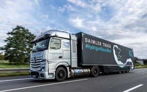 Mehr Informationen zu "Mercedes-Benz GenH2 Truck"