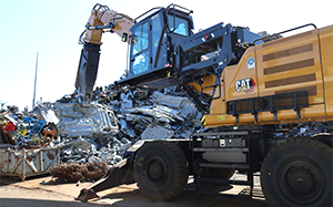 Mehr Informationen zu "Cat MH3040 mit Schere im Direktanbau"