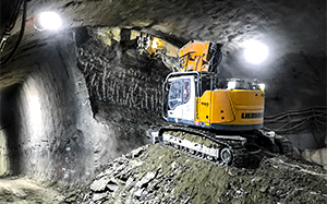 Mehr Informationen zu "Liebherr-Raupenbagger R 930 Tunnel"