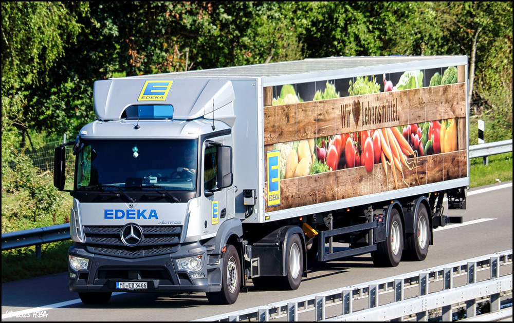 Mercedes_Actros_Edeka_A31.thumb.jpg.dae6167dc6ea1f38ffaf25c098bb3a33.jpg