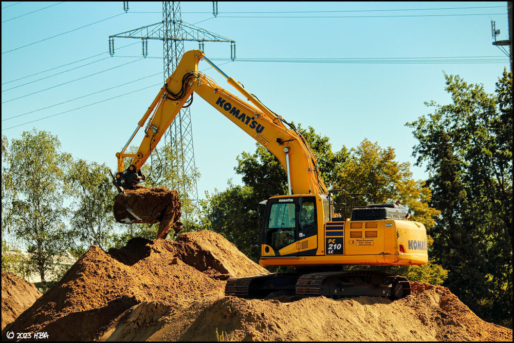 Komatsu_PC210LC_Lathen1.thumb.jpg.ddbdb896d5f928b263eb05bee8c33cab.jpg