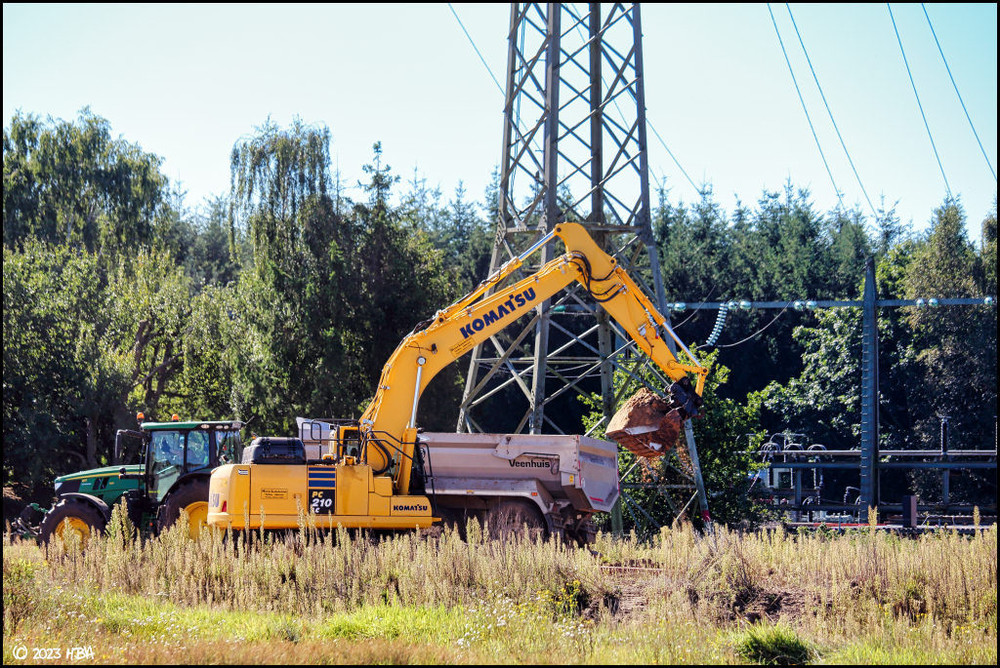 Komatsu_PC210LC_Lathen3.thumb.jpg.e47ebb9e70db0f7367036ca4e5b212b8.jpg