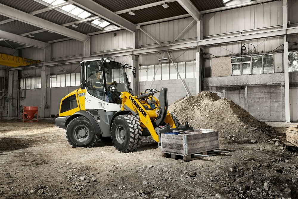 liebherr-l507e-indoor-application-300dpi.jpg