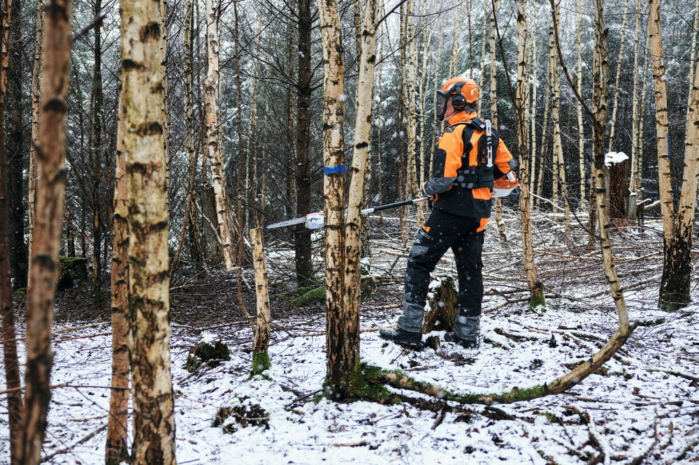 106972_STIHL_HTA_150_Anwendung_EU - usable RoW.jpg