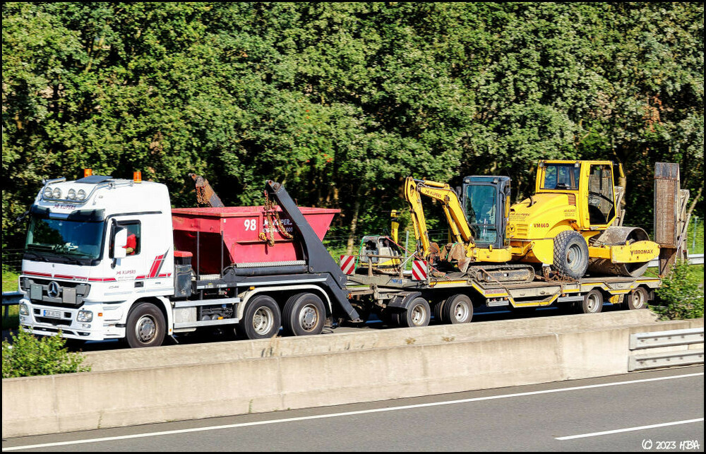 Mercedes_Actros2548_AbsetzerMller_Mitteltal.thumb.jpg.3a57e7df3327ec01b8bbc6ff0370b975.jpg