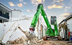 Mehr Informationen zu "SENNEBOGEN 825 E Demolition"