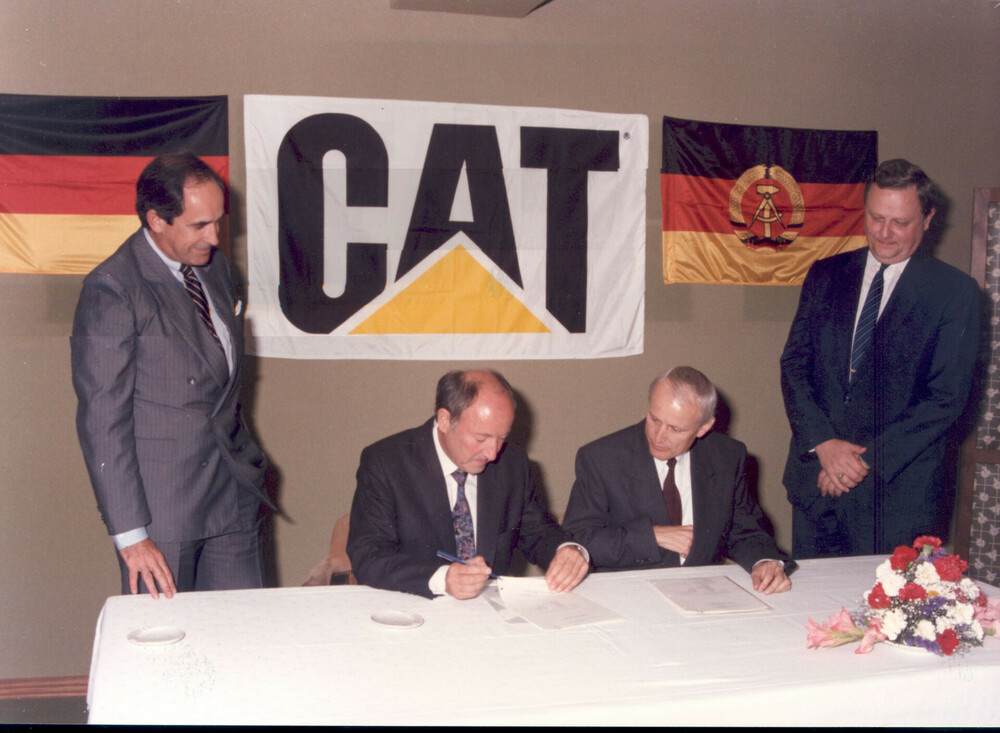 Zeppelin Cat 70 Jahre Partnerschaft Bild 5.jpg