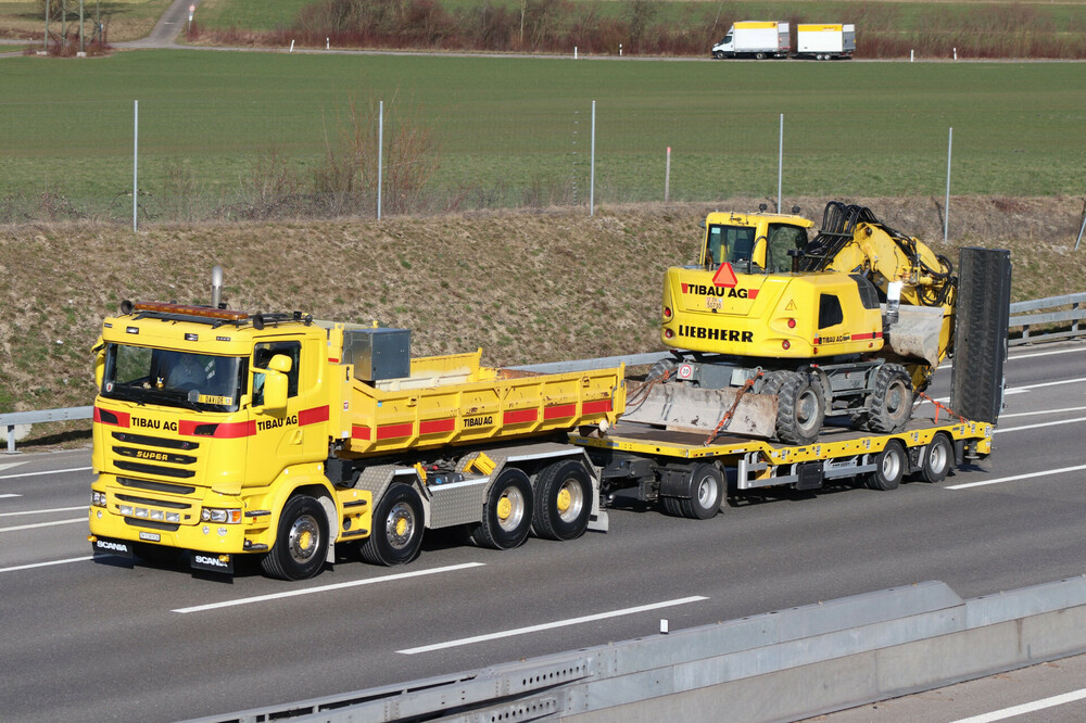 002ScaniaR138x4HakengertTiefladerBagger.thumb.JPG.0c77be625d1fd2c8c73de1b9eb382ab9.JPG