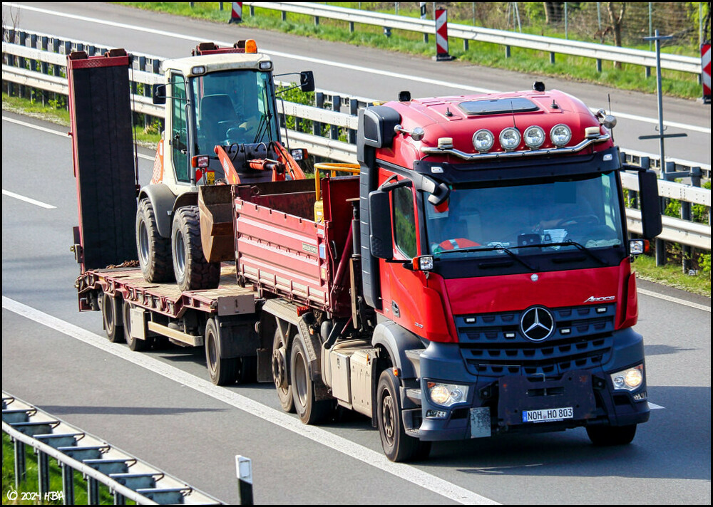 Mercedes_Arocs2645_Baumaschinentransport.thumb.jpg.7058ec897015f8124729071b3e9e2eb9.jpg
