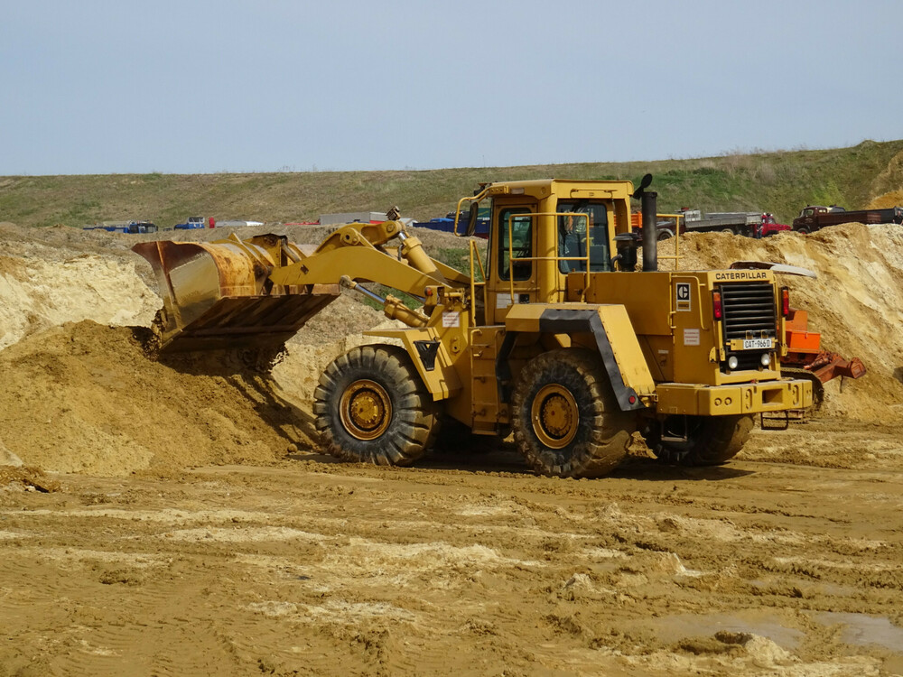 cat 966 ausleeren.jpg