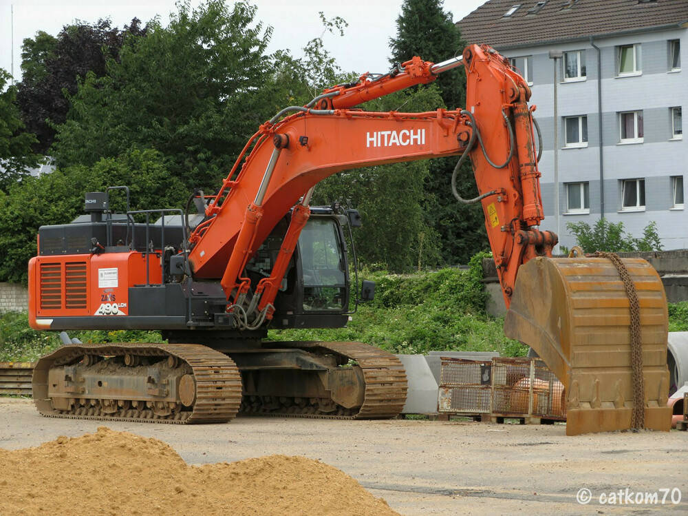 Hitachi1.thumb.jpg.9ec88eaeb3e7d633b59804dc988b59ad.jpg